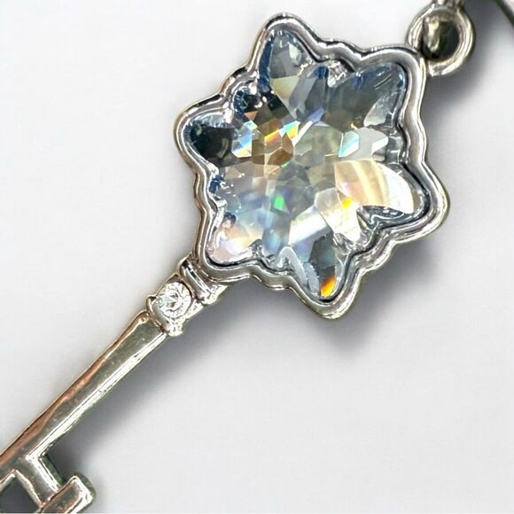 Crystal Star Key Pendant Charm Silver Tone Necklace Accessory - Picture 9 of 17